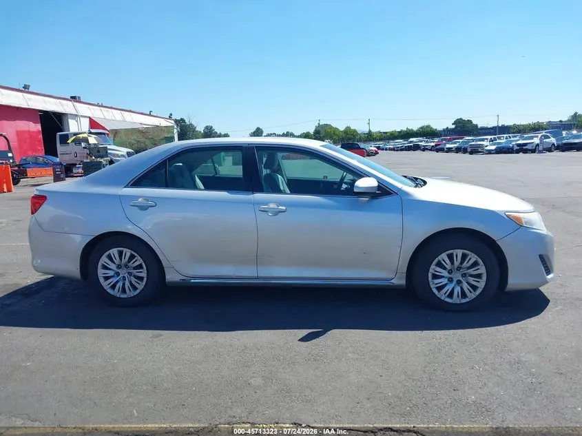 2013 TOYOTA CAMRY LE