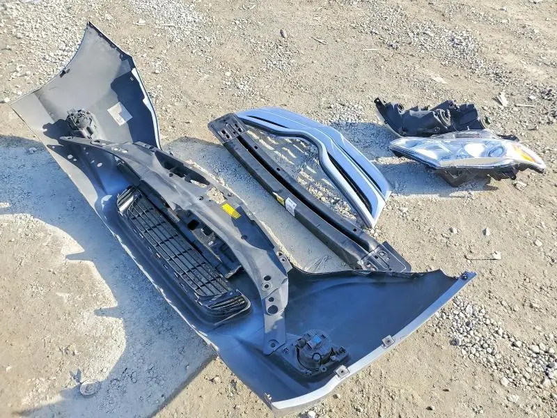 2015 TOYOTA VENZA LE  