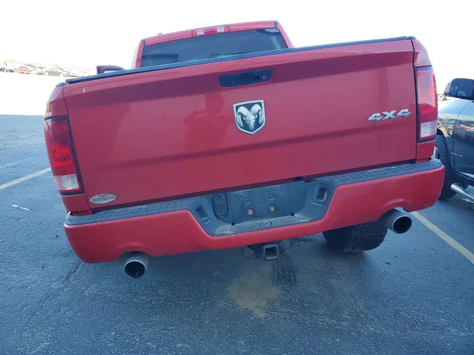 2016 RAM 1500 ST  