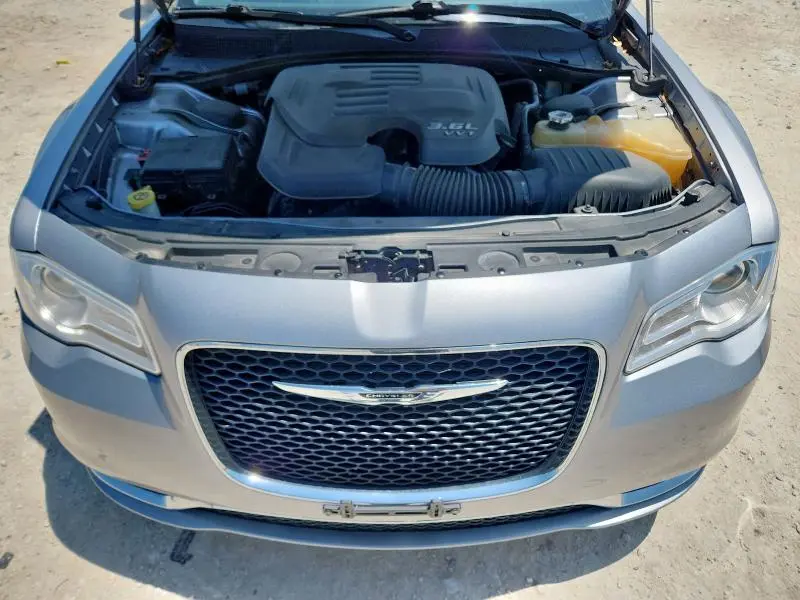 2016 CHRYSLER 300 LIMITED  