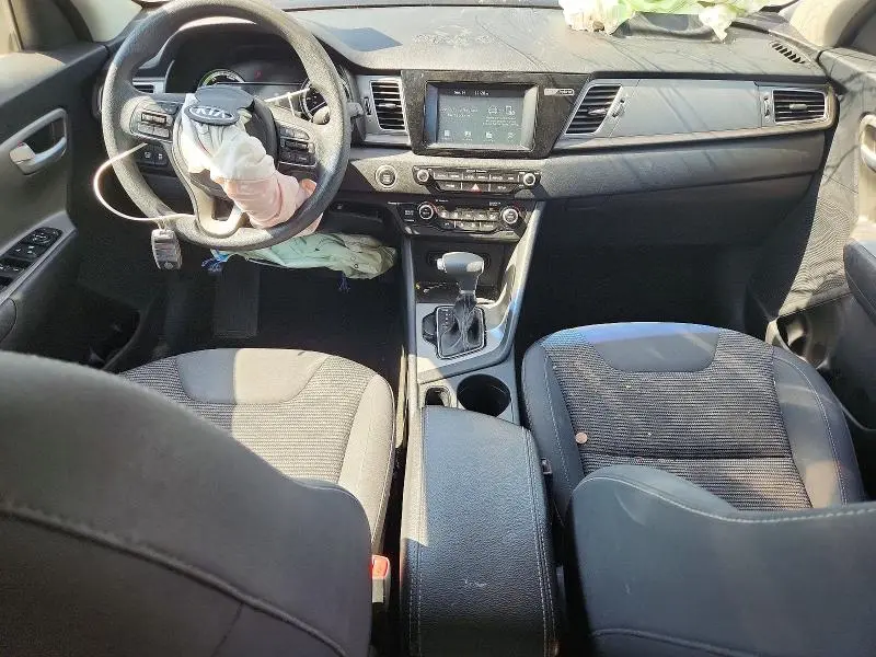 2018 KIA NIRO LX  