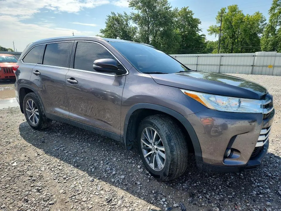 2019 TOYOTA HIGHLANDER XLE  
