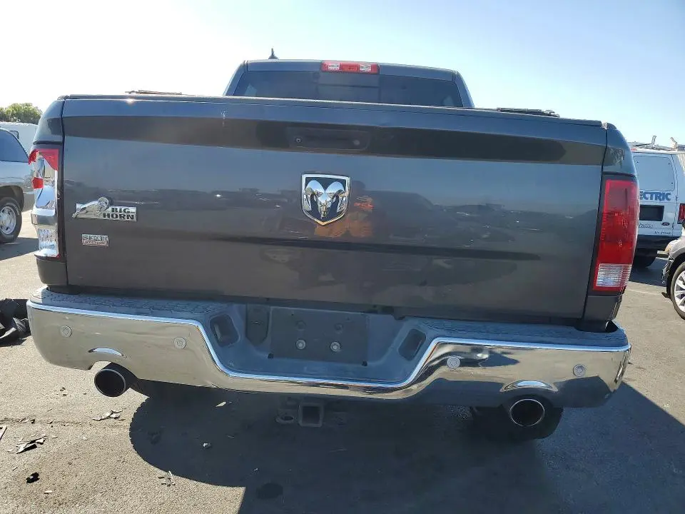 2016 RAM 1500 SLT  