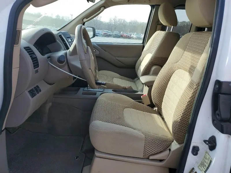 2011 NISSAN FRONTIER SV V6  