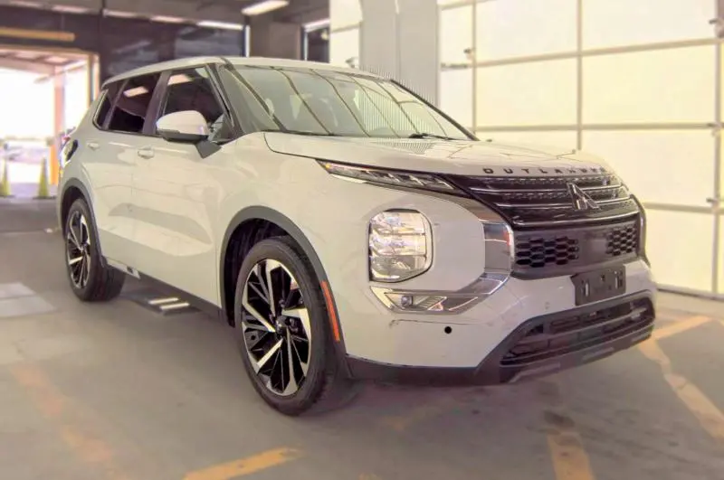 2024 MITSUBISHI OUTLANDER SE  