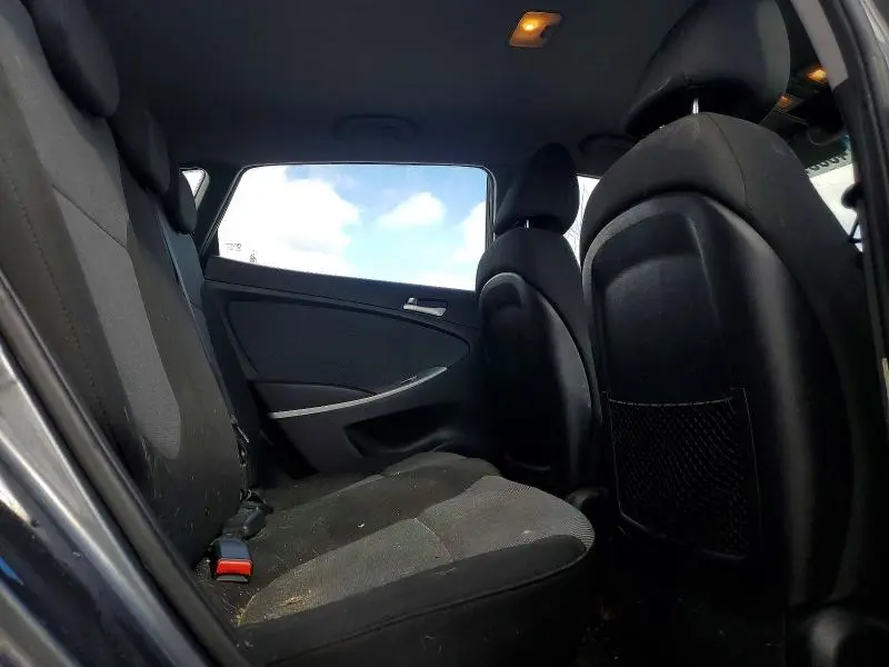 2012 HYUNDAI ACCENT GS  