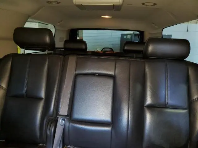 2010 CHEVROLET SUBURBAN