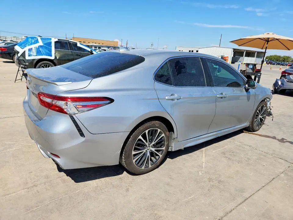 2019 TOYOTA CAMRY SE  