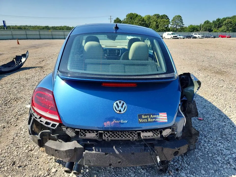 2019 VOLKSWAGEN BEETLE SE  