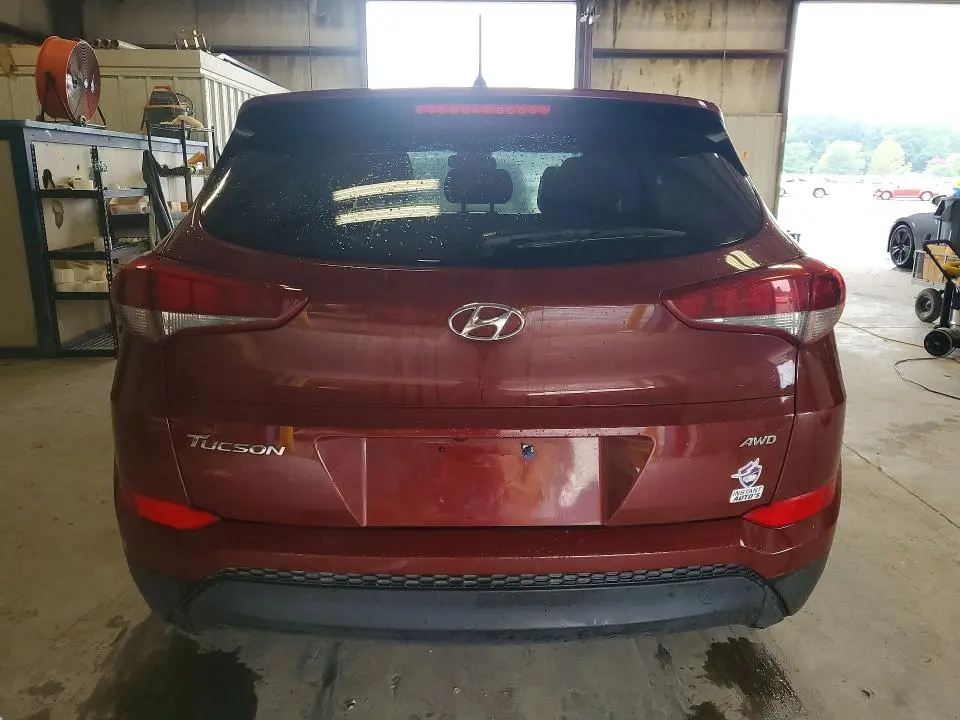 2018 HYUNDAI TUCSON SE  