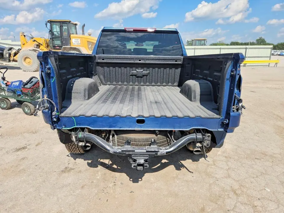 2024 CHEVROLET SILVERADO K1500 LT  