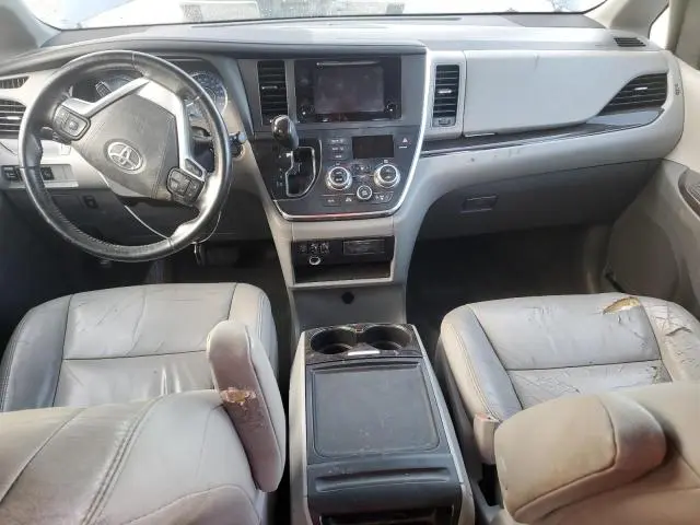 2016 TOYOTA SIENNA XLE  