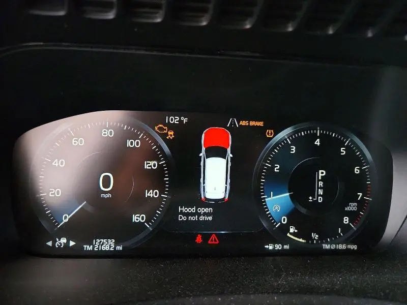 2017 VOLVO XC90 T6  