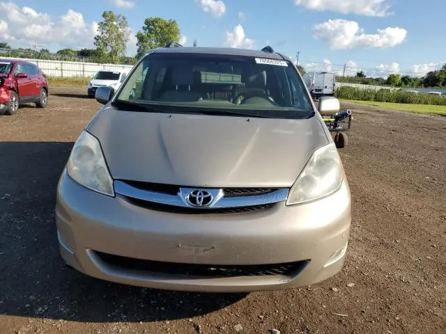 2010 TOYOTA SIENNA XLE  