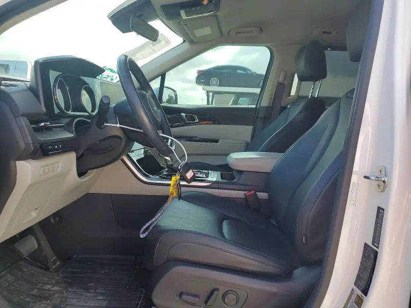 2024 KIA CARNIVAL EX  