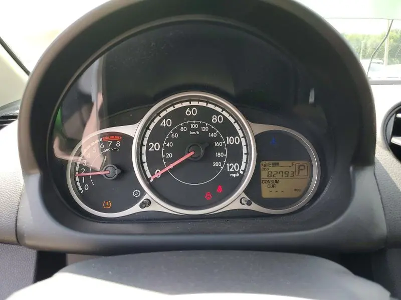2011 MAZDA MAZDA2   