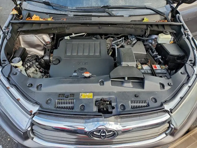 2016 TOYOTA HIGHLANDER XLE  