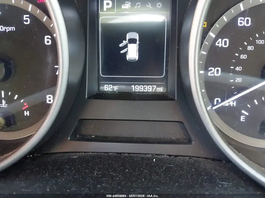 2017 HYUNDAI SANTA FE SE
