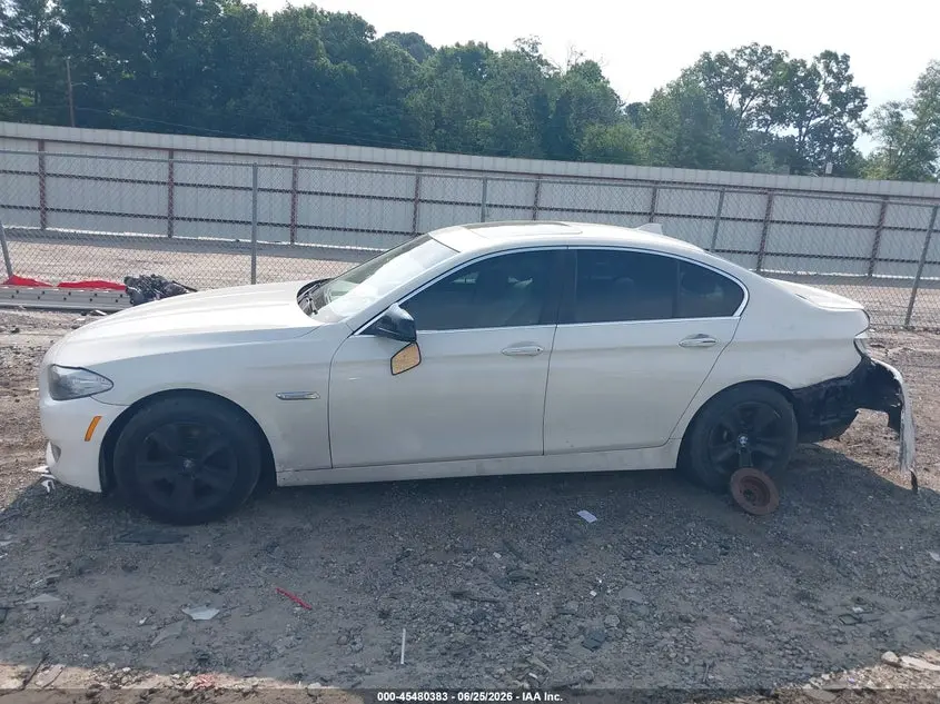 2011 BMW 528I  