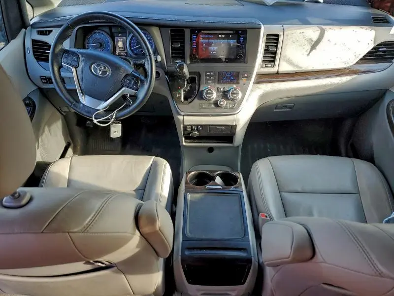 2015 TOYOTA SIENNA XLE  