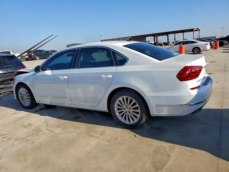 2016 VOLKSWAGEN PASSAT SE  