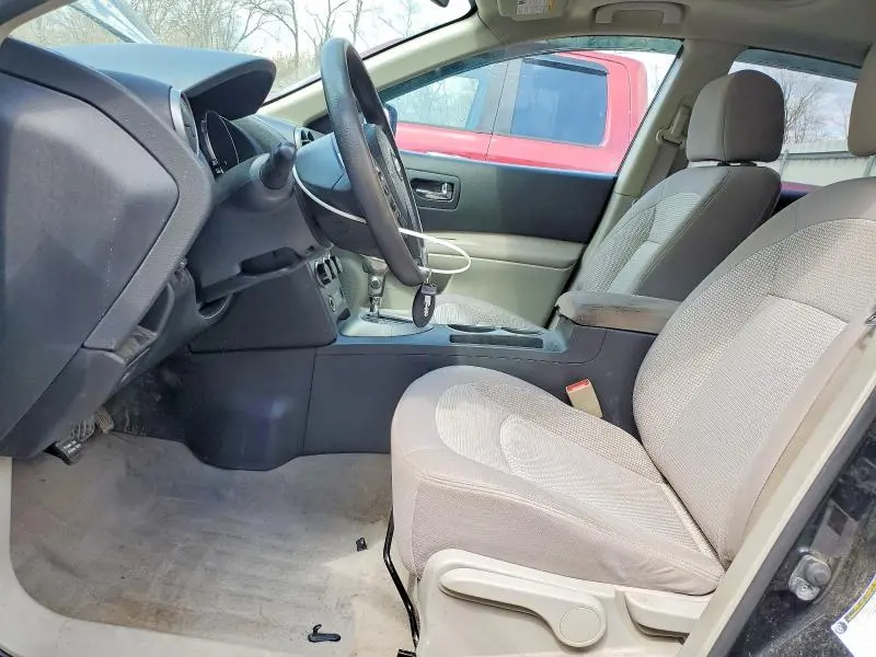 2010 NISSAN ROGUE S  