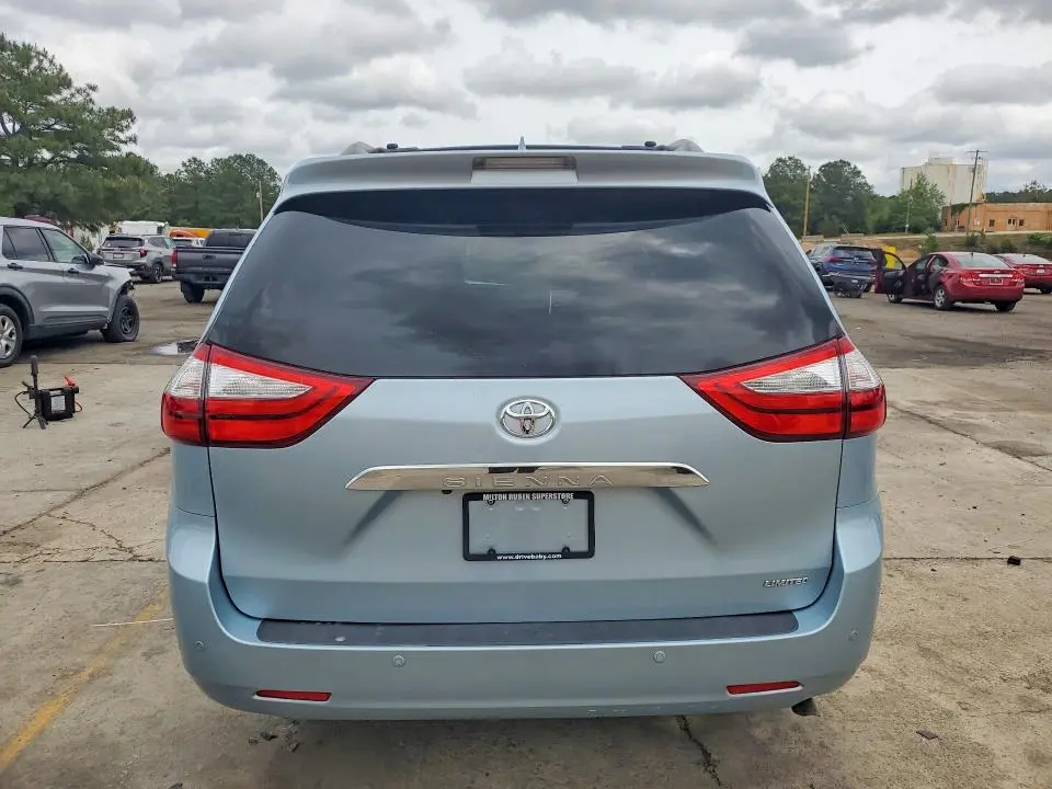 2015 TOYOTA SIENNA LIMITED PREMIUM 7-PASSENGER  