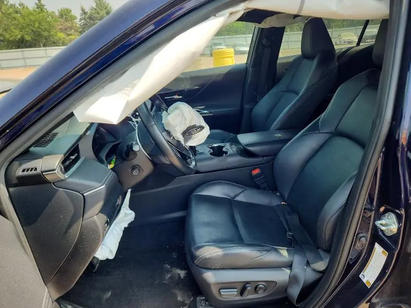 2023 TOYOTA VENZA XLE  