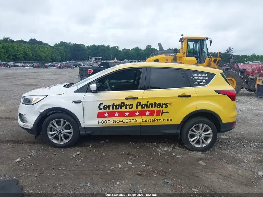 2019 FORD ESCAPE SE