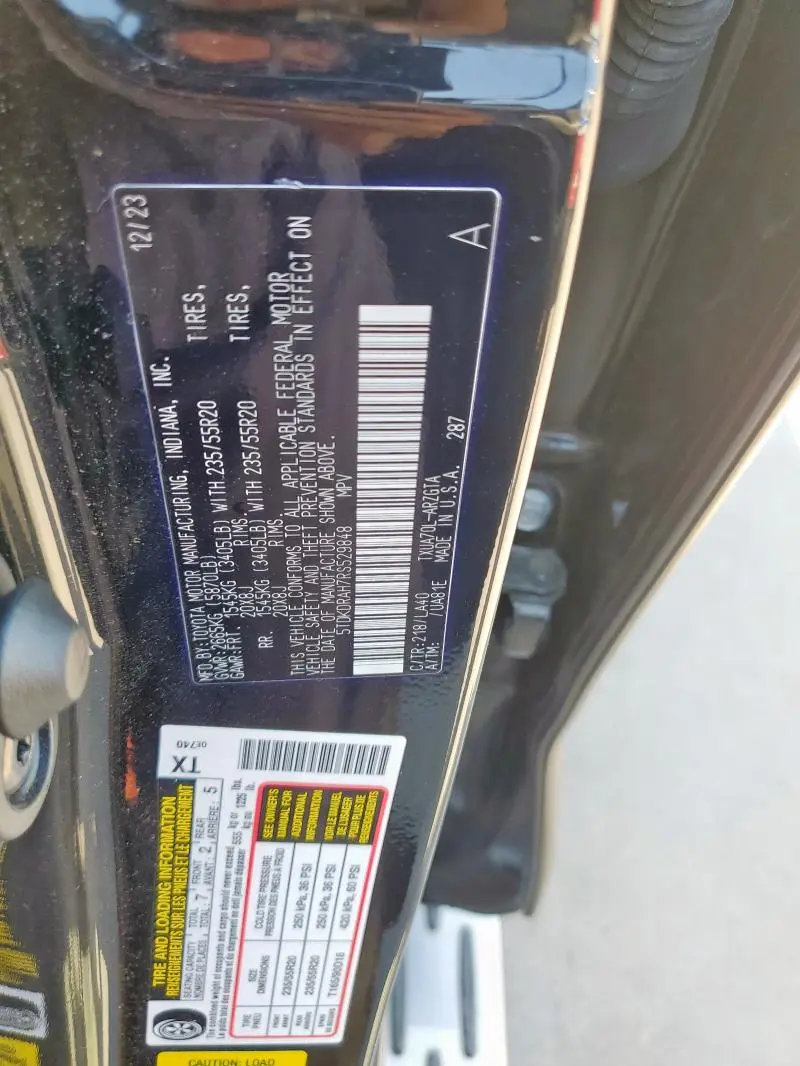2024 TOYOTA HIGHLANDER LE  