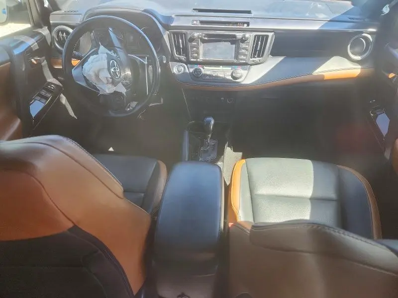 2017 TOYOTA RAV4 SE  
