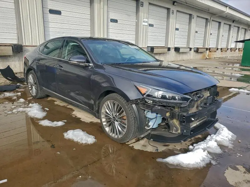 2017 KIA CADENZA PREMIUM  