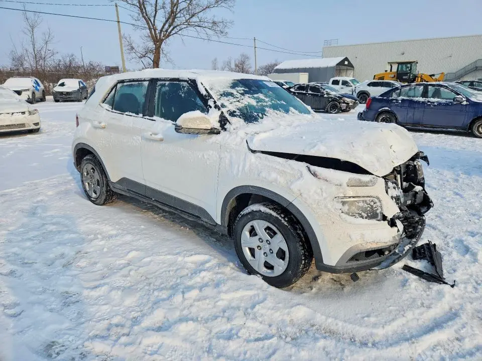 2024 HYUNDAI VENUE SE  