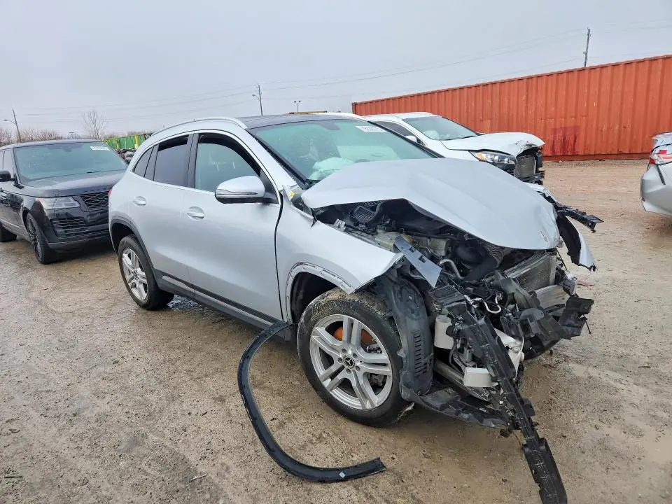 2021 MERCEDES-BENZ GLA 250 4MATIC  