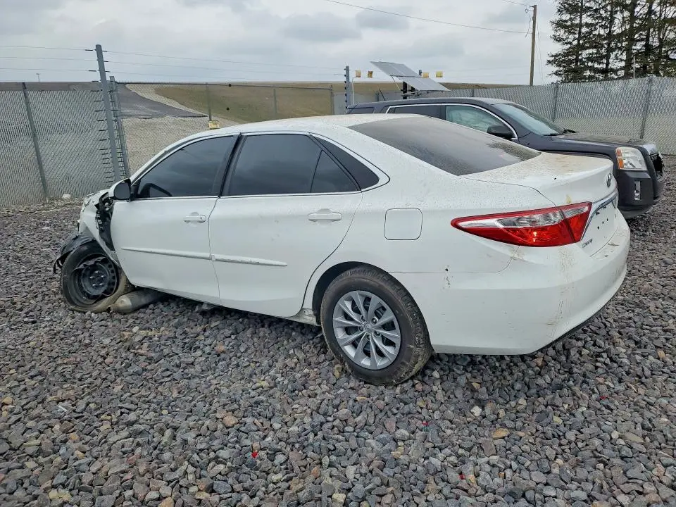 2015 TOYOTA CAMRY LE  