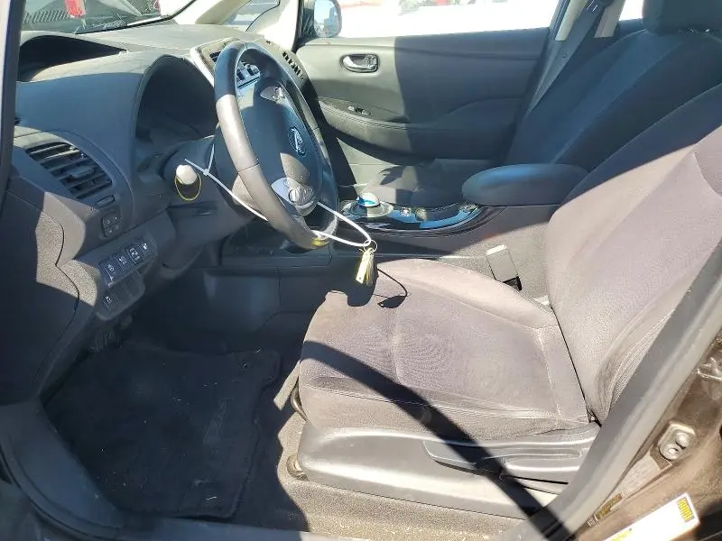 2017 NISSAN LEAF SV  