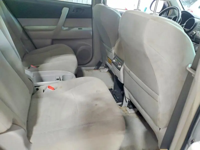 2010 TOYOTA HIGHLANDER BASE  