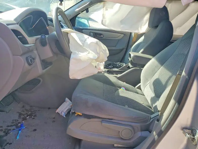 2016 CHEVROLET TRAVERSE LS  