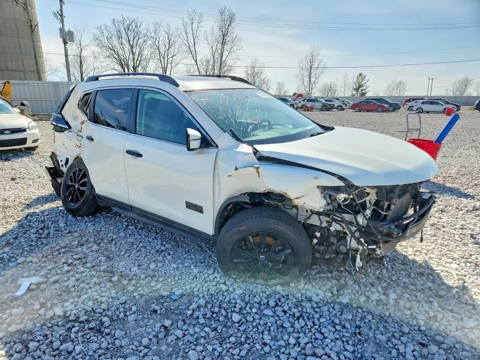 2017 NISSAN ROGUE SV  