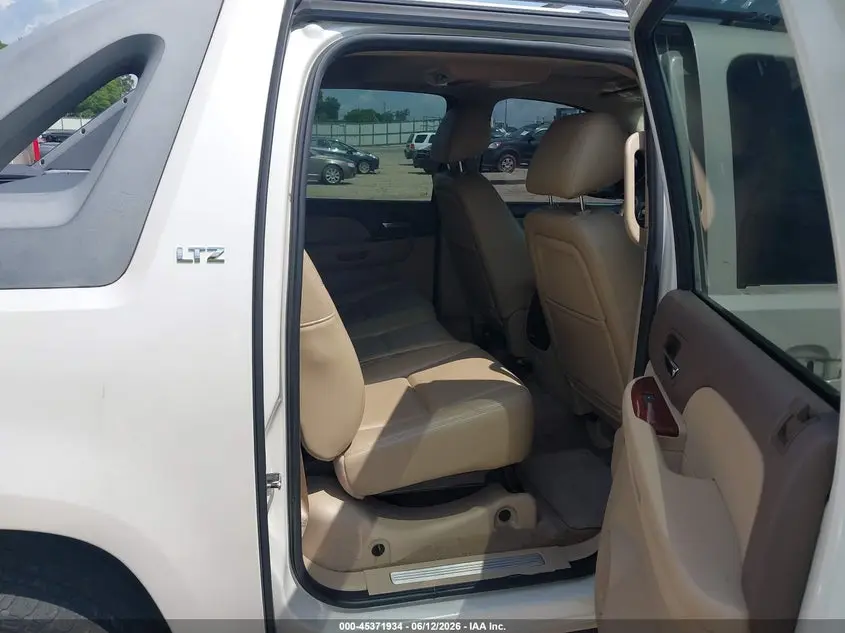 2010 CHEVROLET AVALANCHE 1500 LTZ