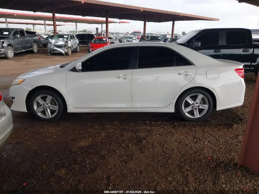 2014 TOYOTA CAMRY SE
