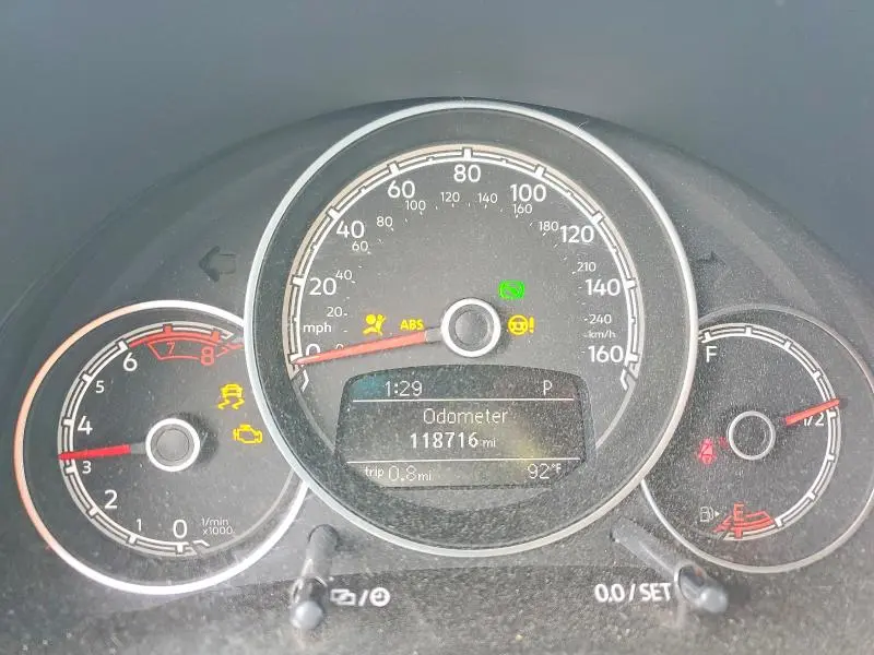 2018 VOLKSWAGEN BEETLE S  