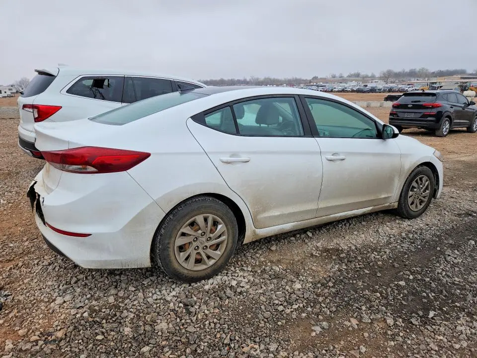 2017 HYUNDAI ELANTRA SE  