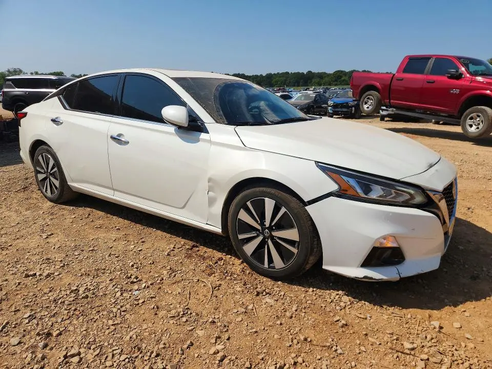 2021 NISSAN ALTIMA SL  