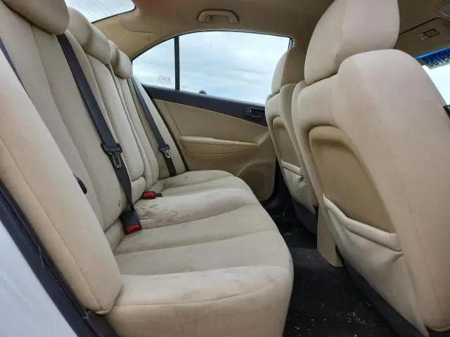 2010 HYUNDAI SONATA GLS  