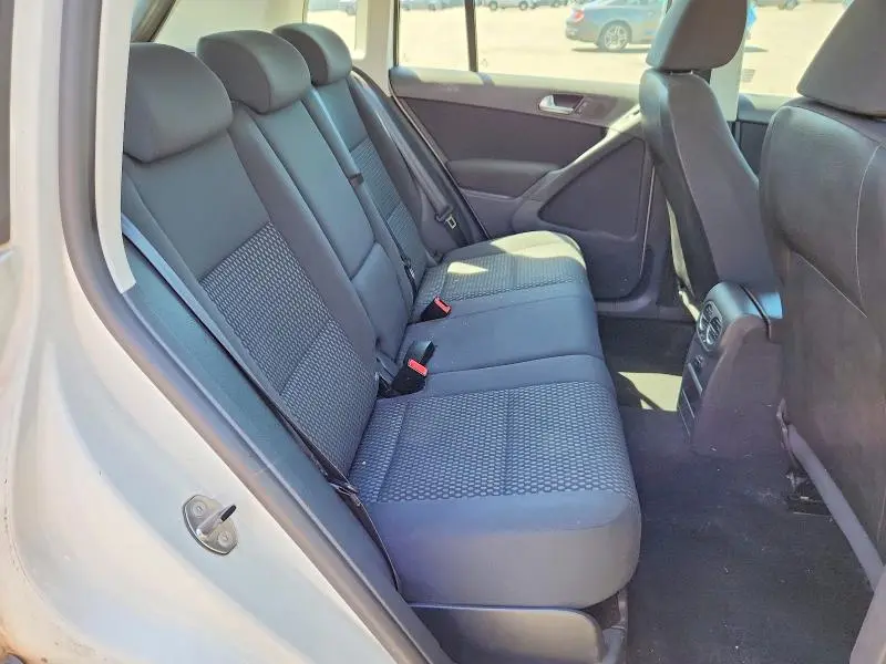 2011 VOLKSWAGEN TIGUAN   