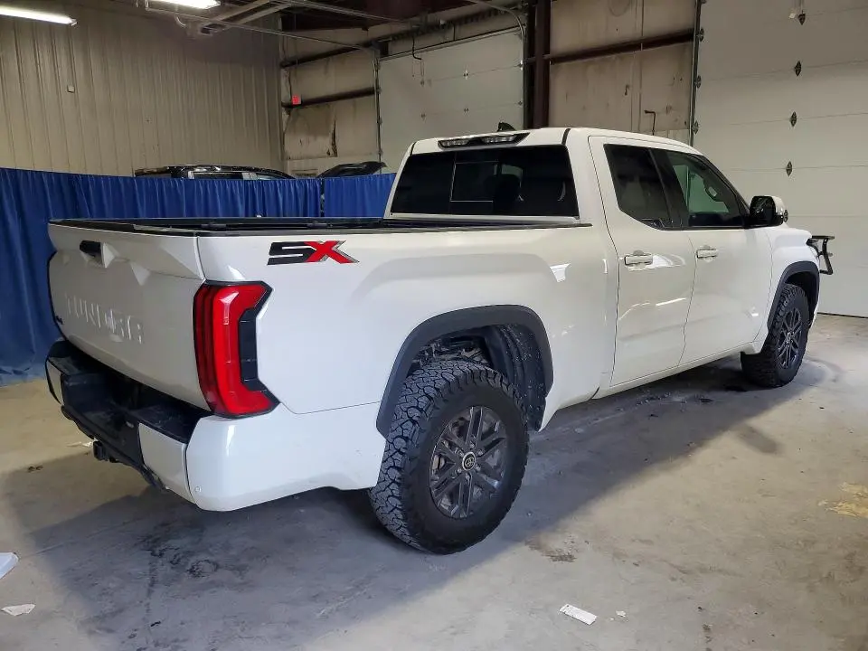 2023 TOYOTA TUNDRA SR5  