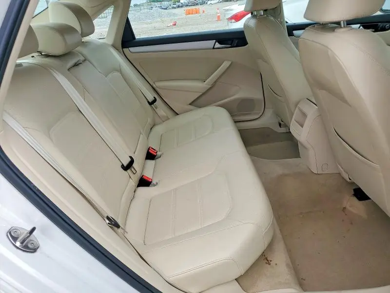 2012 VOLKSWAGEN PASSAT SE  