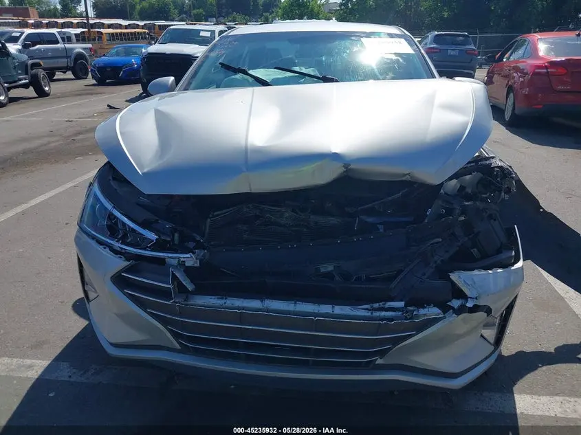 2019 HYUNDAI ELANTRA SE