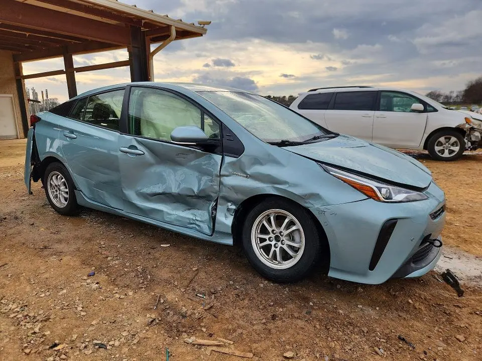 2022 TOYOTA PRIUS LE  